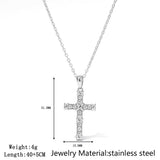Colier cu cruciuliță catolică și pietre stil diamant