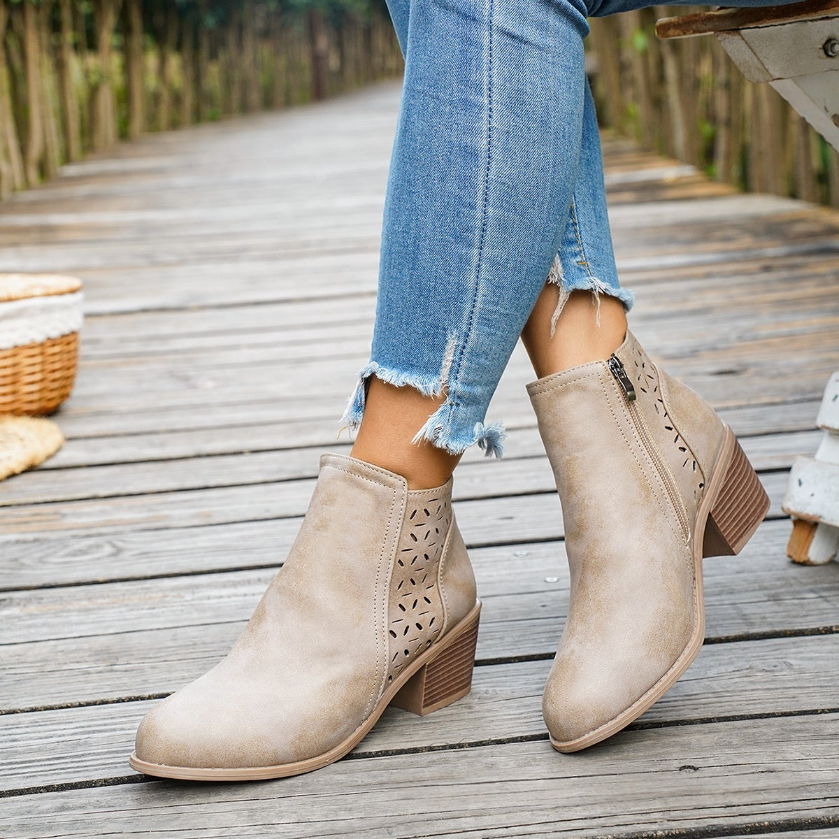 Botine cu toc mic