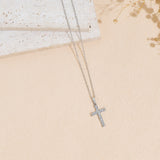 Colier cu cruciuliță catolică și pietre stil diamant