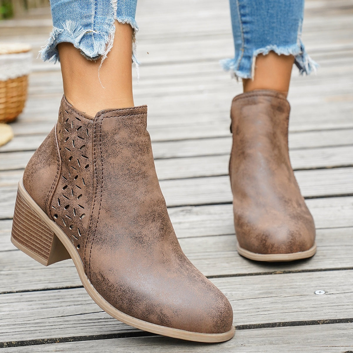 Botine cu toc mic