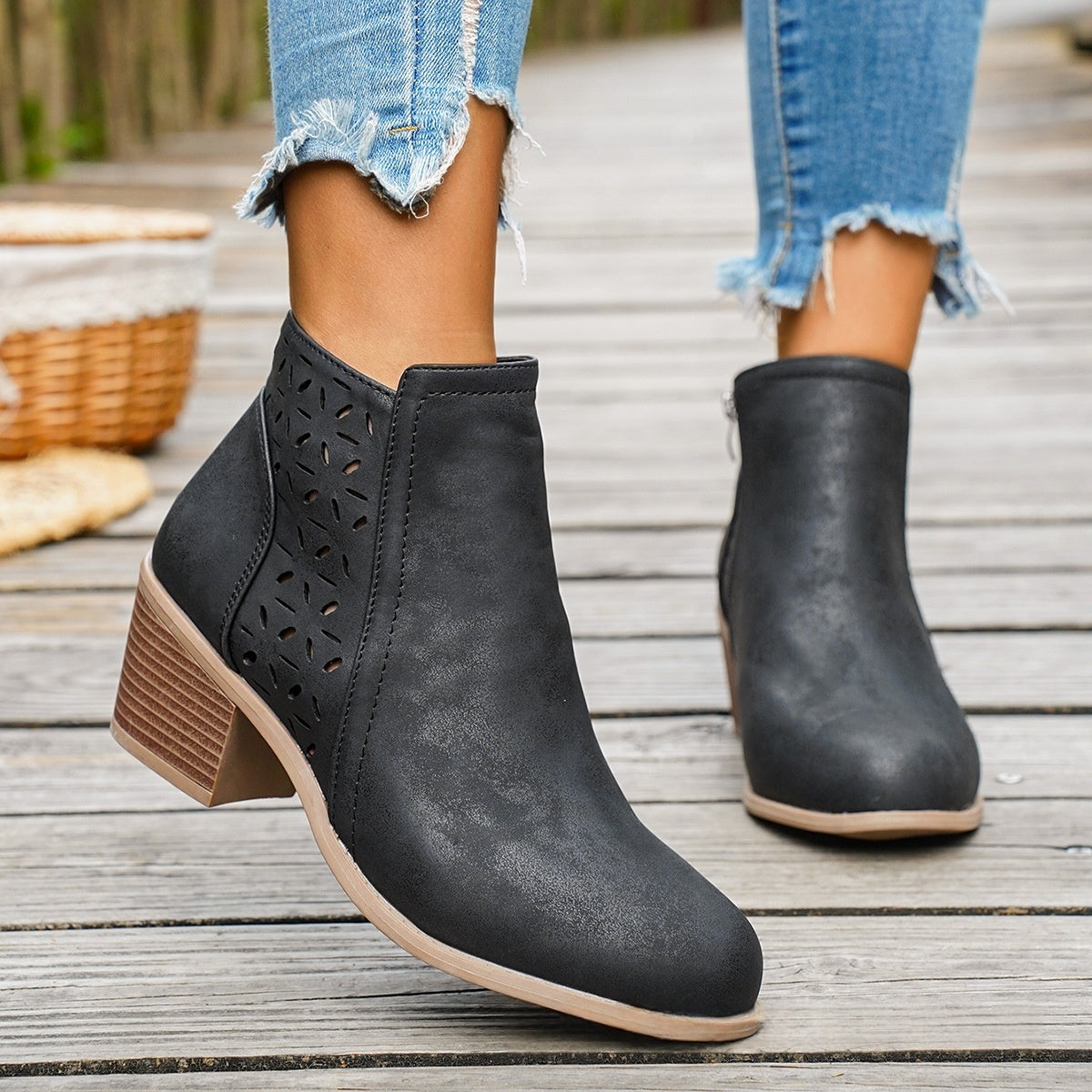 Botine cu toc mic