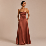 Julia - Rochie maxi satinat fără bretele cu fular la gât și fustă fluidă
