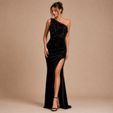 Velora – rochie elegantă cu strălucire și deschidere