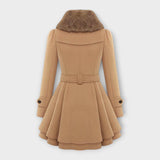 Emma | Mantou elegant cu guler din blană artificială