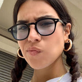 "Emersyn | Ochelari de soare sofisticati" poate fi reformulat ca "Emersyn | Ochelari de soare eleganți".