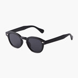 "Emersyn | Ochelari de soare sofisticati" poate fi reformulat ca "Emersyn | Ochelari de soare eleganți".