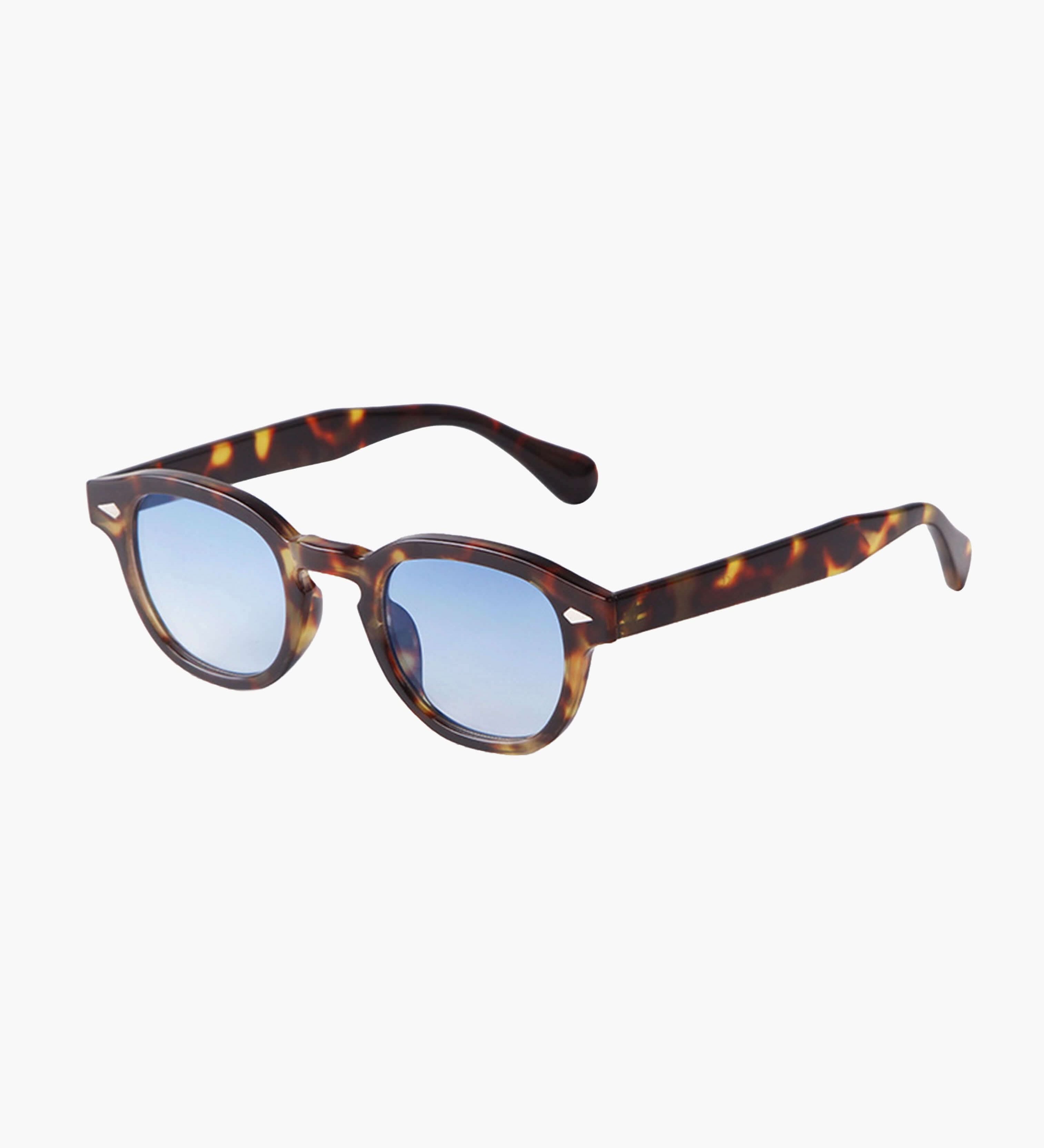 "Emersyn | Ochelari de soare sofisticati" poate fi reformulat ca "Emersyn | Ochelari de soare eleganți".