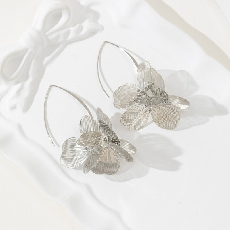 Flora Dangle — Cercei Pendentivi cu Floare 3D