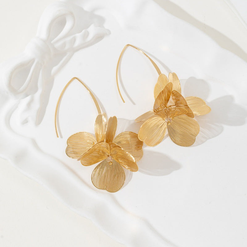 Flora Dangle — Cercei Pendentivi cu Floare 3D